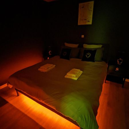 Suite Romantique Jacuzzi Moulins  Bagian luar foto