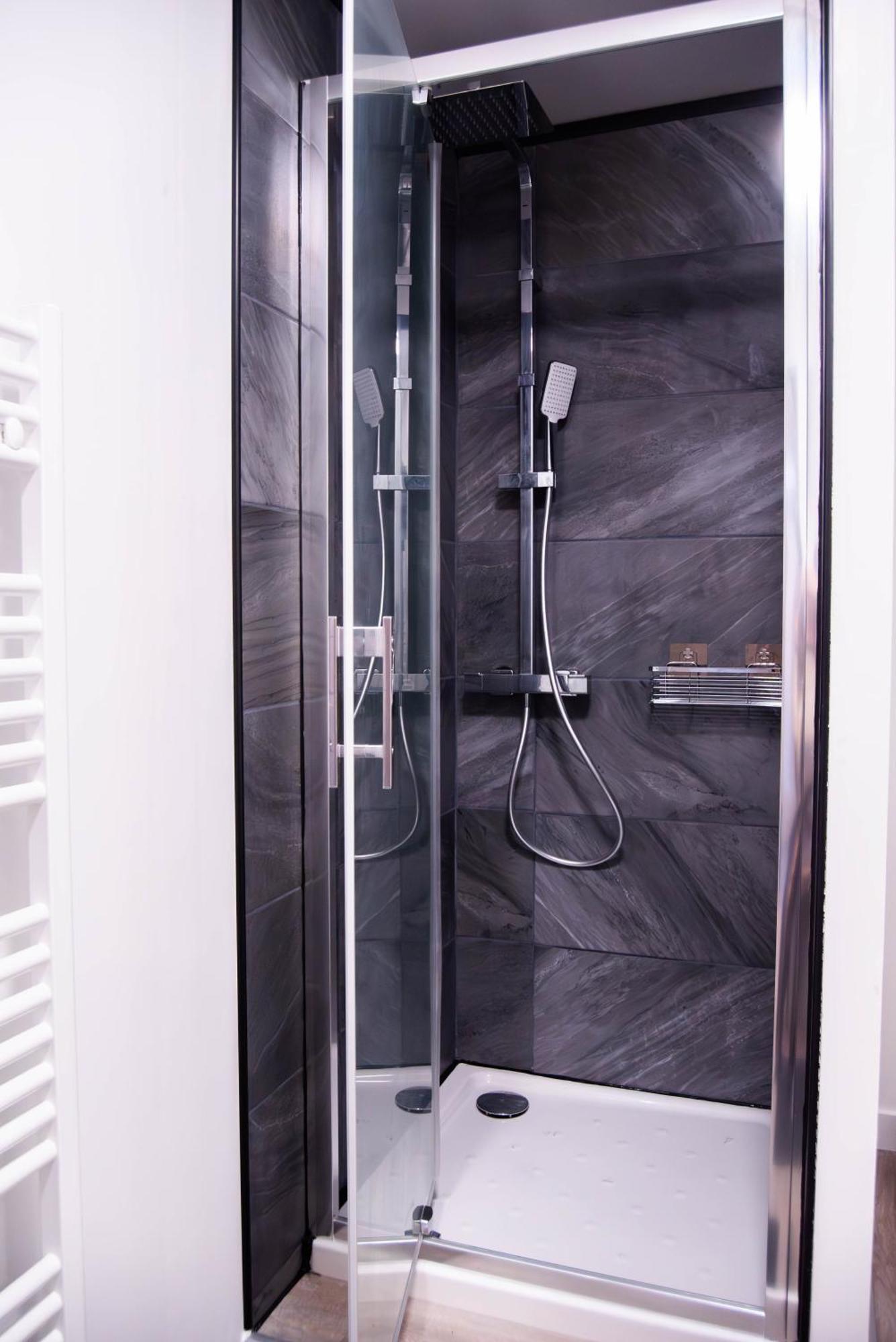Suite Romantique Jacuzzi Moulins  Bagian luar foto